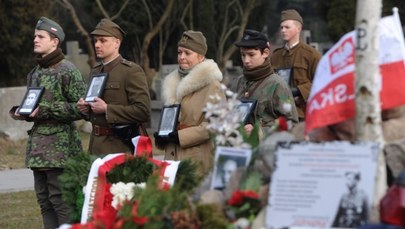 Obietnice prezydenta dla rodzin Żołnierzy Wyklętych. "To ważne, ale trzeba dodać łyżkę dziegciu"