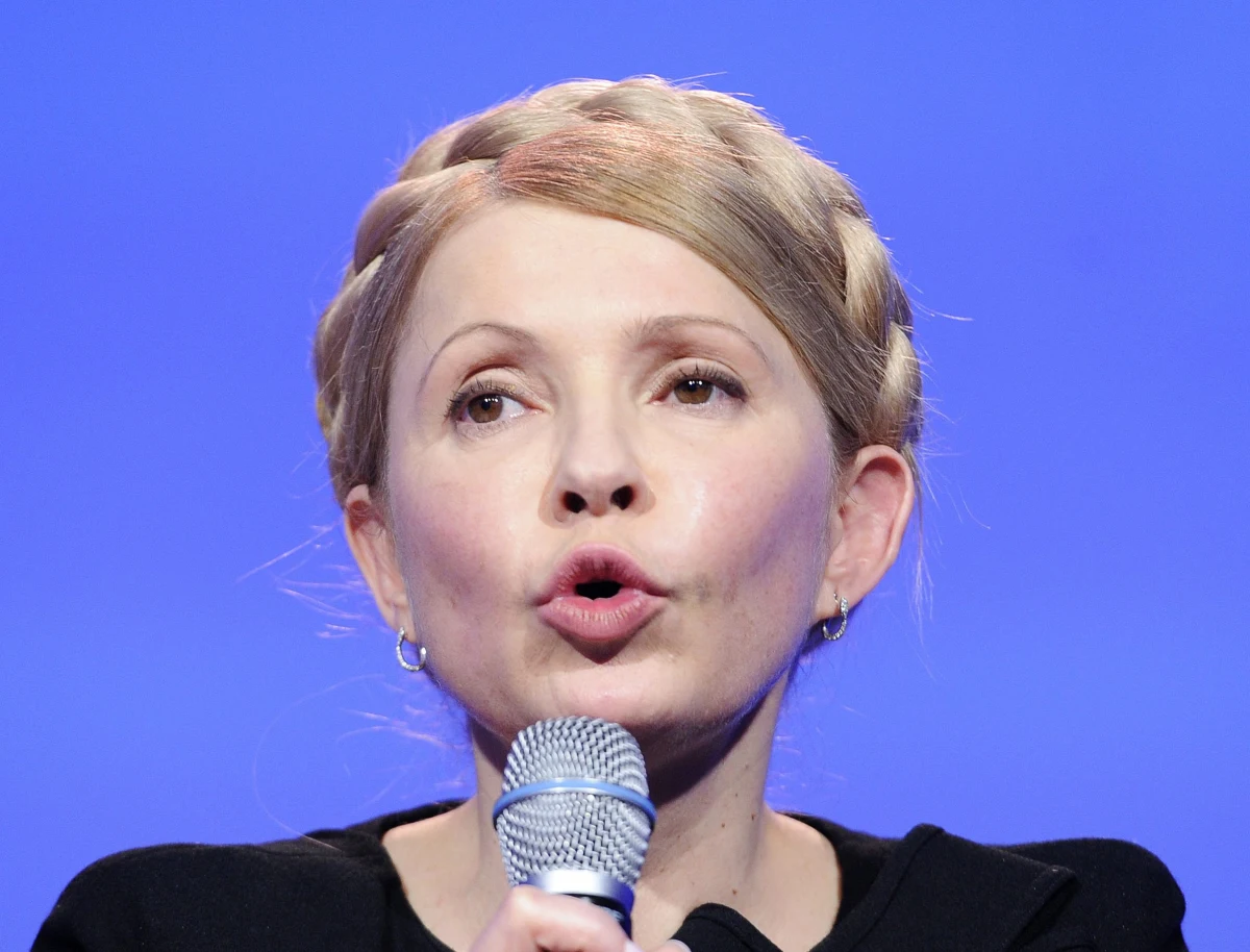 Była premier Ukrainy Julia Tymoszenko oświadczyła na Twitterze, że jej okraszona wulgaryzmami wypowiedź, która wyciekła do internetu, została zmanipulowana przez rosyjską FSB, co jeszcze bardziej wzmocniło jej antyrosyjskie wydźwięk. Chodzi o około dwuminutowe nagranie rozmowy Tymoszenko z deputowanym Partii Regionów, byłym zastępcą sekretarza Rady Bezpieczeństwa Narodowego i Obrony Ukrainy Nestorem Szufryczem. 