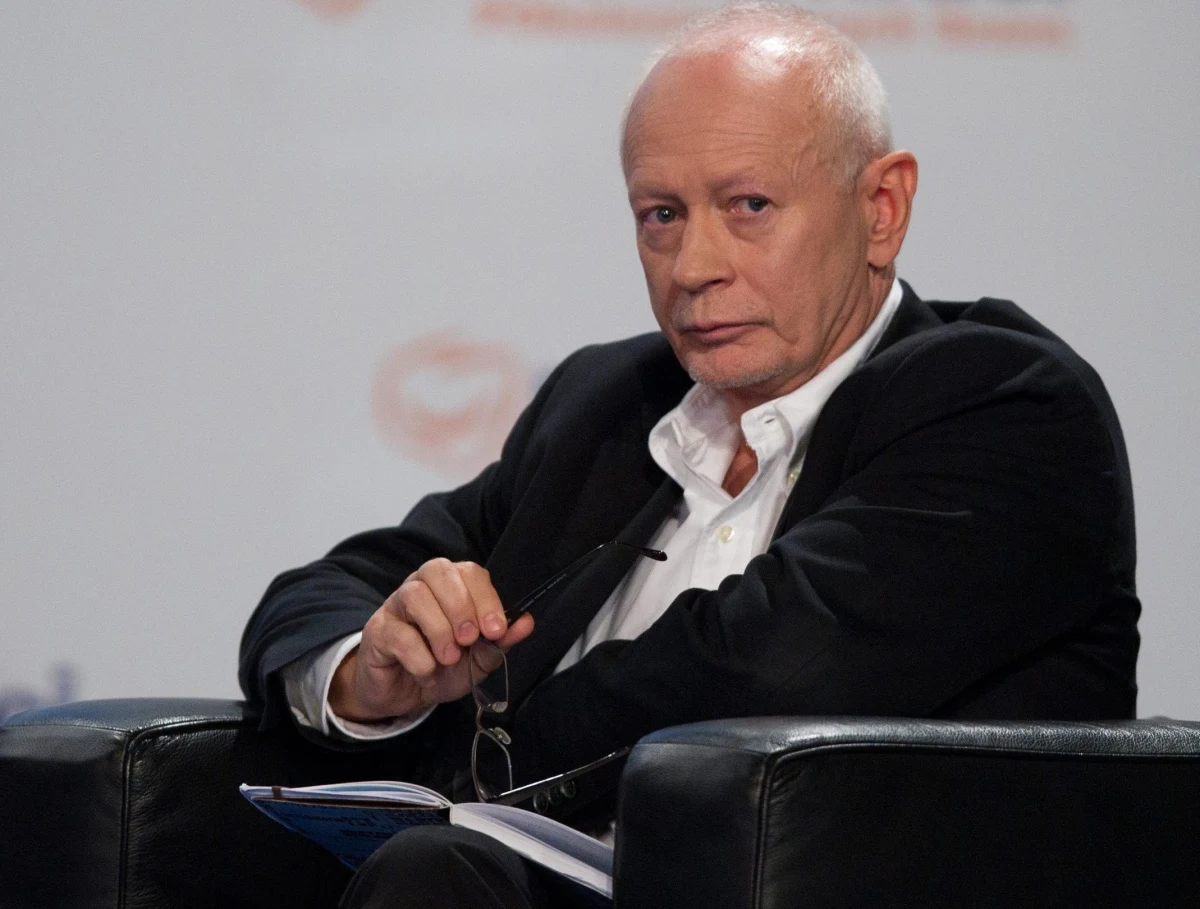 "Solidarność" włączy się w kampanię przed majowymi wyborami do Parlamentu Europejskiego - pisze "Rzeczpospolita". Strategia związku jest prosta: piętnować tych kandydatów, którzy przyczynili się do pogorszenia sytuacji polskich pracowników. 