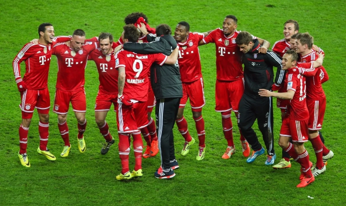 Bayern Monachium został piłkarskim mistrzem Niemiec po raz 24. w 51-letniej historii Bundesligi. We wtorkowym meczu 27. kolejki ekstraklasy pokonał na wyjeździe Herthę Berlin 3:1. 