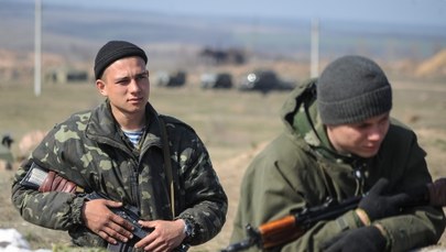 Ewakuacja ukraińskich żołnierzy: Bez broni, pociągami