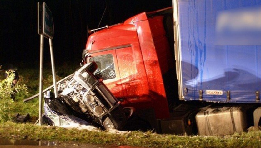 Tragiczne Zderzenie Z Tirem - Motoryzacja W INTERIA.PL