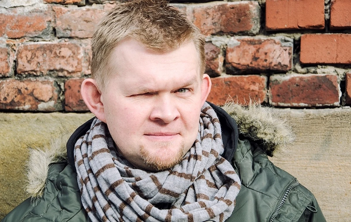 Barack Obama człowiek, który zatrzymał Brukselę…Tak mogłaby powiedzieć dziś większość mieszkańców stolicy Królestwa Belgii, którą po raz pierwszy po pięciu latach urzędowania w Białym Domu odwiedził prezydent USA. Wiem, wydaje się nieprawdopodobne, że dopiero teraz amerykański prezydent pojawił się w stolicy Unii Europejskiej, ale takie są Fakty.  