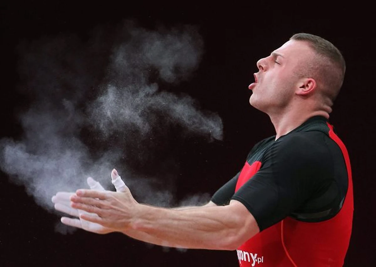 "Po raz pierwszy nie muszę zbijać wagi do poziomu 85 kg" - mówi Adrian Zieliński, mistrz olimpijski w podnoszeniu ciężarów w kategorii 85 kg, który zdecydował się przejść do wyższej. W nadchodzących mistrzostwach Europy w Izraelu po raz pierwszy będzie walczył w kategorii 94 kg. 