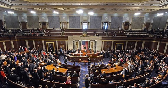 Po tygodniach sporów obie izby Kongresu USA porozumiały się i przyjęły ustawę o udzieleniu pomocy Ukrainie w postaci gwarancji kredytowych na sumę 1 mld dolarów oraz nałożeniu sankcji na Rosję, by ukarać ją za aneksję ukraińskiego Krymu.