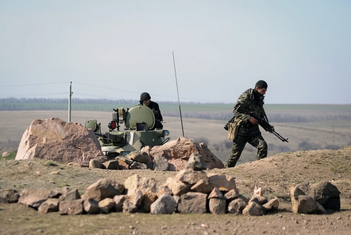Ministerstwo Obrony Ukrainy oświadczyło, że wbrew doniesieniom z Moskwy ukraińskie siły zbrojne wciąż znajdują się na okupowanym przez Rosję Krymie. Resort w Kijowie podkreślił, że rozmowy o wyprowadzeniu wojsk z półwyspu jeszcze się nie zakończyły.  