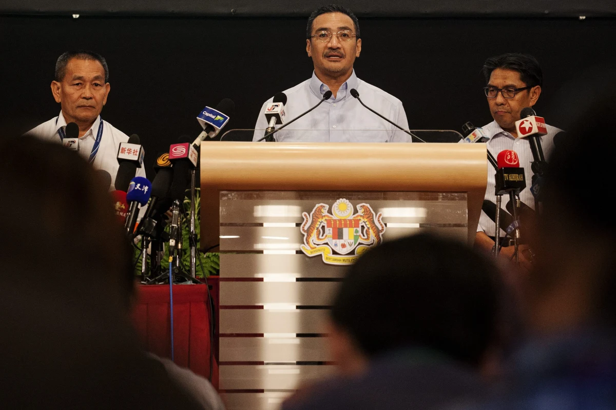 Władze Malezji od początku roku, przed zaginięciem samolotu Malaysia Airlines, ani razu nie sprawdziły międzynarodowej bazy danych paszportowych - poinformował w swym oświadczeniu Interpol. W rezultacie dwaj pasażerowie ze skradzionymi dokumentami obywateli Austrii i Włoch dostali się na pokład Boeinga 777 lecącego z Kuala Lumpur do Pekinu, który zniknął z radarów 8 marca.