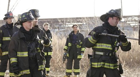 Zdjęcie ilustracyjne Chicago Fire odcinek 11 "Rzucone w twarz"