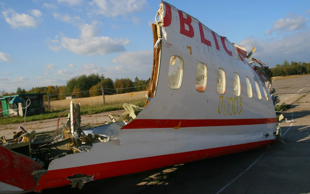 Żadnej eksplozji w prezydenckim TU-154 nie było - ujawnia "Gazeta Wyborcza". Podkreśla, że cztery lata po katastrofie smoleńskiej prokuratura wojskowa ma ostateczną fizykochemiczną ekspertyzę w tej sprawie.