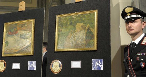 We Włoszech karabinierzy odnaleźli skradzione ponad 40 lat temu w Londynie dwa cenne obrazy Paula Gauguina i Pierre'a Bonnarda. Dzieła kupił robotnik na licytacji zgubionych przedmiotów, zorganizowanej przez włoskie koleje. Właściciel trzymał je w kuchni. 