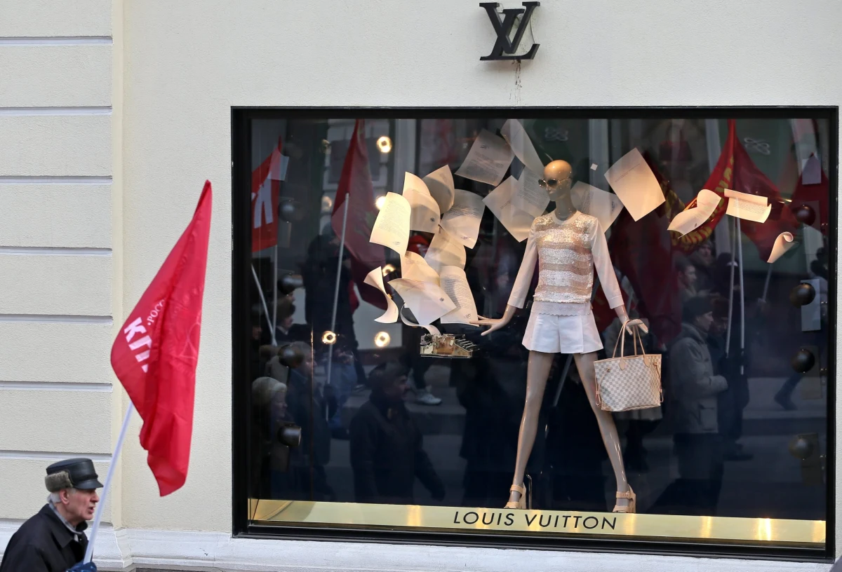 Rosja to kraina galerii handlowych.  W zeszłym roku na całym kontynencie otwarto ich 110 z czego 44 w Rosji. Kończą się też prace przy największej w Europie galerii. Moskiewska Avia Park ma mieć powierzchnię ponad 20 boisk piłkarskich, czyli będzie większa 6 razy od krakowskiego rynku. 