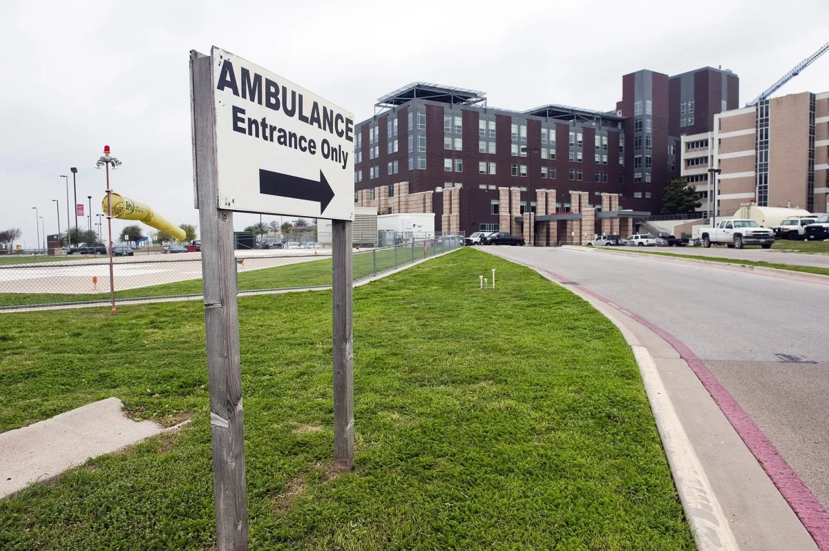 Sprawca strzelaniny w Fort Hood, w której zginęły trzy osoby i on sam, był pod opieką psychiatryczną, ale nie wykazywał tendencji samobójczych. Informację przekazał sekretarz wojsk lądowych w ministerstwie obrony USA John McHugh. Przed senacką Komisją Sił Zbrojnych McHugh powiedział również, że nic nie wskazuje na to, by żołnierz miał kontakty z organizacjami ekstremistycznymi.