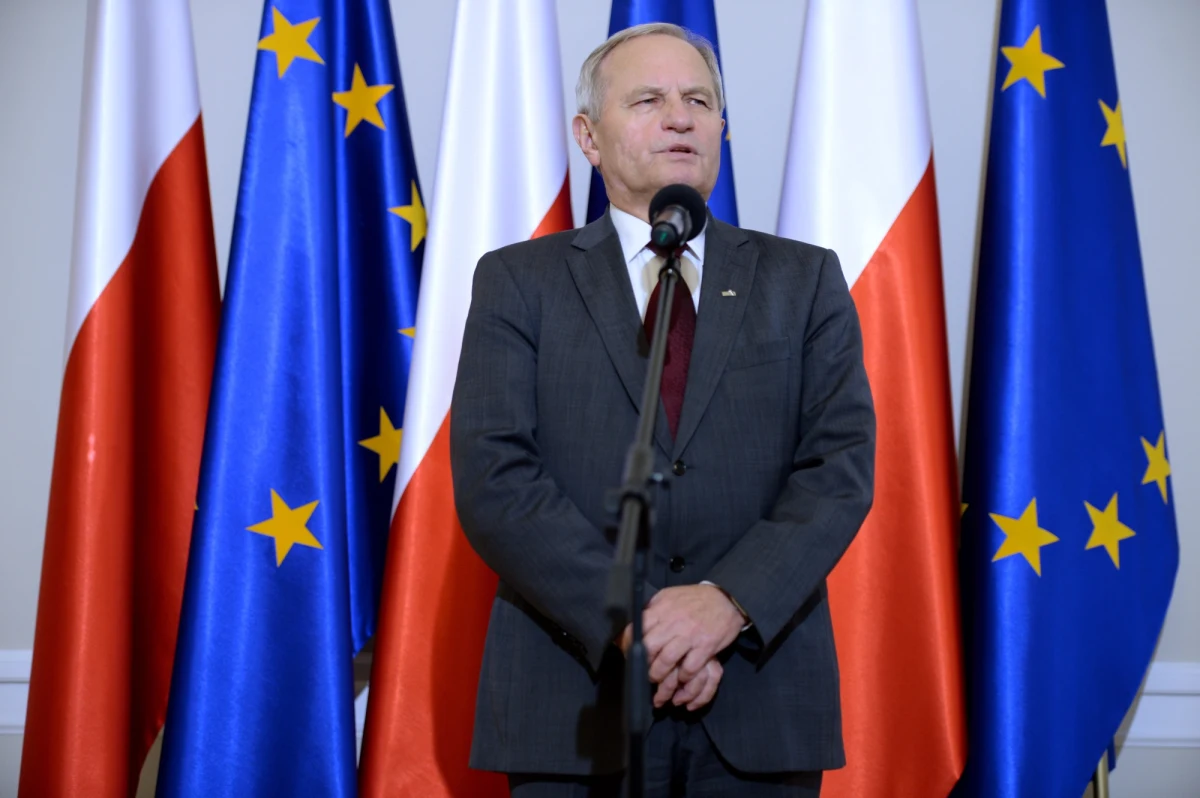 Kolejny dowód ochłodzenia w stosunkach polsko-rosyjskich. Jak nieoficjalnie dowiedział się dziennikarz RMF FM, szef Biura Bezpieczeństwa Narodowego generał Stanisław Koziej odwołał wyjazd do Kazania na czerwcowe spotkanie organizowane przez sekretariat Rady Bezpieczeństwa Federacji Rosyjskiej. W tym samym czasie szef rosyjskiej dyplomacji Siergiej Ławrow oskarża NATO o złamanie umowy z Rosją, czego dowodem ma być wzmacnianie sił sojuszu we wschodniej Europie.