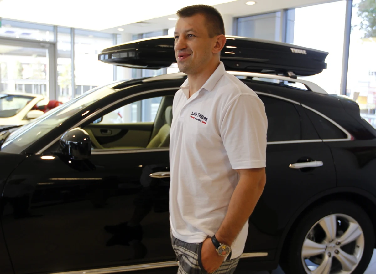 "Bronię wartości życia, a ono jest dzisiaj zagrożone. Jestem tutaj po to, by walczyć wraz ze Zbyszkiem i jego ludźmi" - oświadczył bokser Tomasz Adamek, kandydat Solidarnej Polski do Parlamentu Europejskiego. "Znam Zbyszka od kilku lat. Ma te same poglądy, co ja. Jestem z nimi" - dodał. 