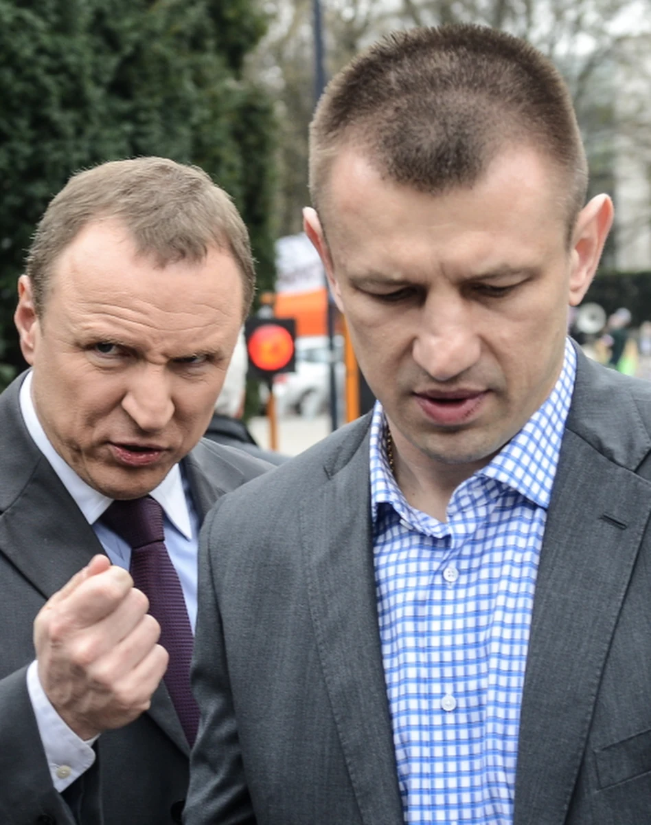 Tomasz Adamek wystartuje w wyborach do europarlamentu z pierwszego miejsca listy Solidarnej Polski Na Śląsku - poinformował szef partii Zbigniew Ziobro. "Będę bronił rodziny, wiary, bo widzimy, że świat idzie złą drogą, więc będę stał twardo z tymi sprawami" – zapewnił utytułowany bokser. 