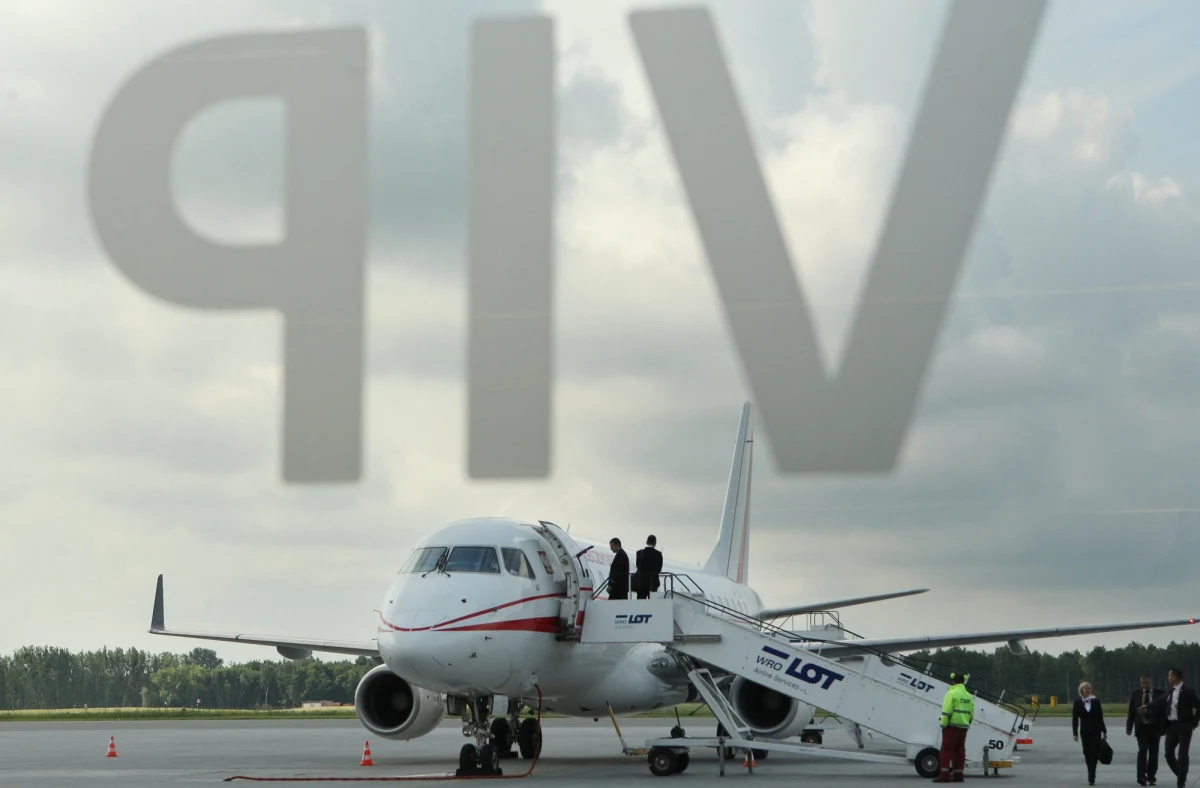 Inspektorat Uzbrojenia chce unieważnić rozpisany na początku marca przetarg na czarter małych samolotów do przewozu VIP-ów. Do konkursu stanęły dwie firmy. Postępowanie wymagano udziału co najmniej trzech.