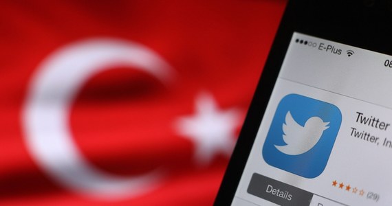 Premier Turcji Recep Tayyip Erdogan idzie za ciosem. Oświadczył, że orzeczenie Sądu Konstytucyjnego, które uchyla blokadę Twittera, jest błędne i powinno zostać unieważnione. Dostęp do tego portalu społecznościowego został zablokowany pod koniec marca, po tym jak szef rządu zarzucił, że publikowane są tam "sfałszowane" informacje na jego temat.