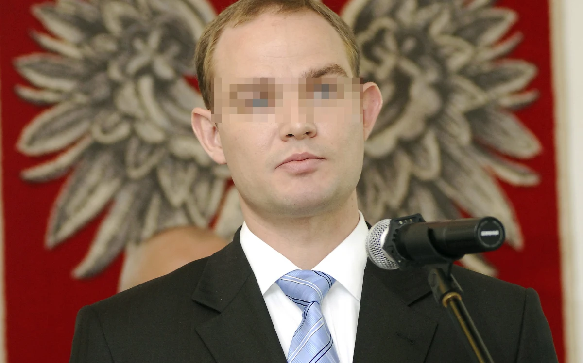 W sumie sześć strzałów oddał w powietrze były wiceminister spraw wewnętrznych. Zbigniew R. usłyszał zarzuty w prokuraturze w Poznaniu. Będzie odpowiadał za jazdę po pijanemu i groźby z użyciem broni. Jak ustalili śledczy, były polityk zatrzymał nie jeden, ale dwa samochody. W niedzielę wpadł w ręce policjantów w rejonie Nowego Tomyśla w Wielkopolsce. 