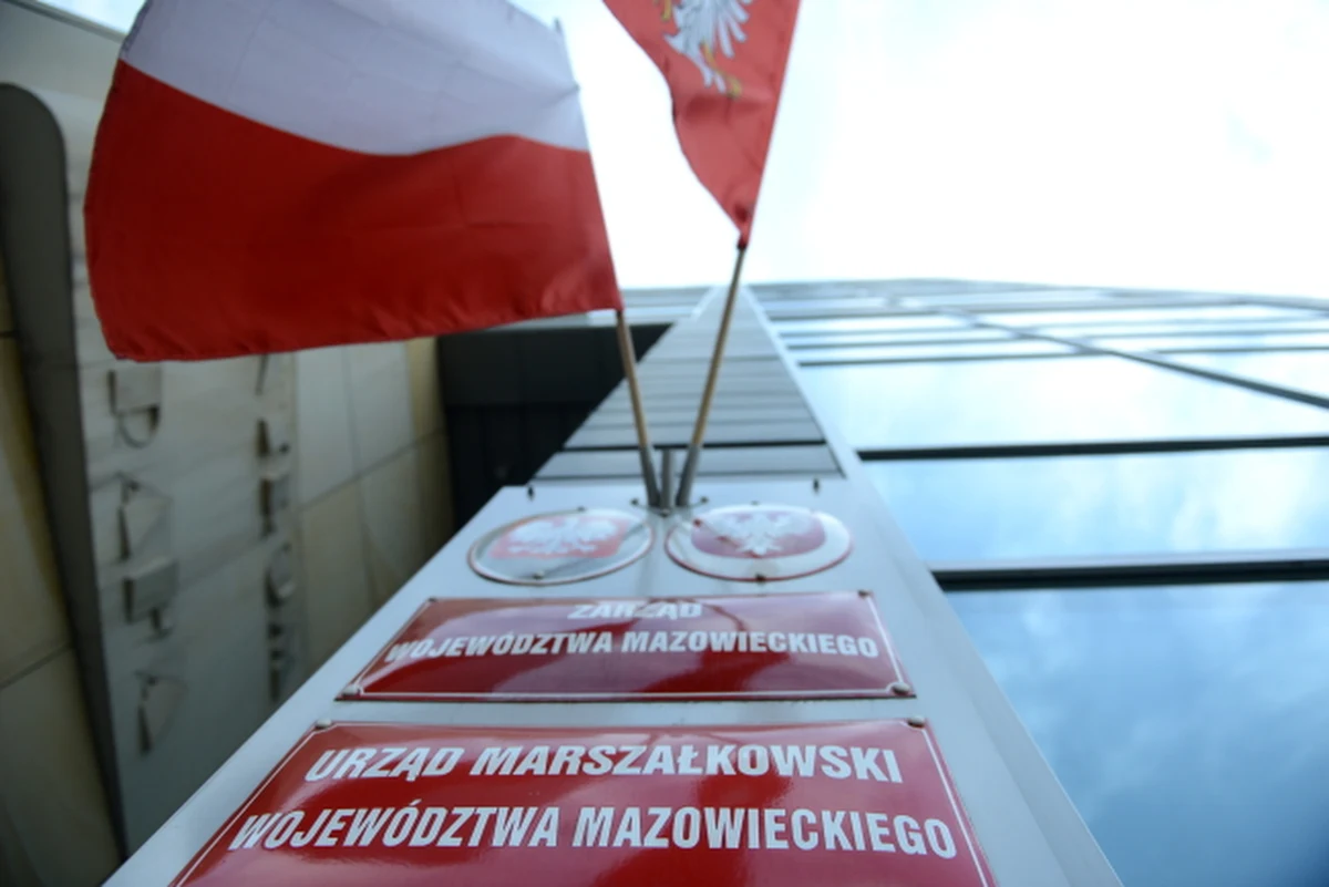 3 miliony złotych - takie są koszty opłacenia komornika, który zajął konta Mazowsza. Tym samym tyle straciło państwo na przepychance między ministrem finansów a marszałkiem województwa mazowieckiego. Ponieważ Adam Struzik nie chciał zapłacić tzw. janosikowego, minister wysłał do niego komornika.
