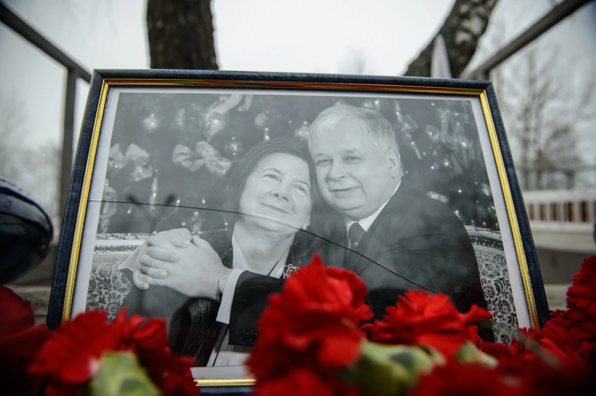 W wielu miastach, a także w Smoleńsku odbędą się obchody czwartej rocznicy katastrofy samolotu Tu-154M. Oddzielnie odbędą się uroczystości z udziałem władz państwowych i te, organizowane przez PiS oraz sympatyków tej partii.