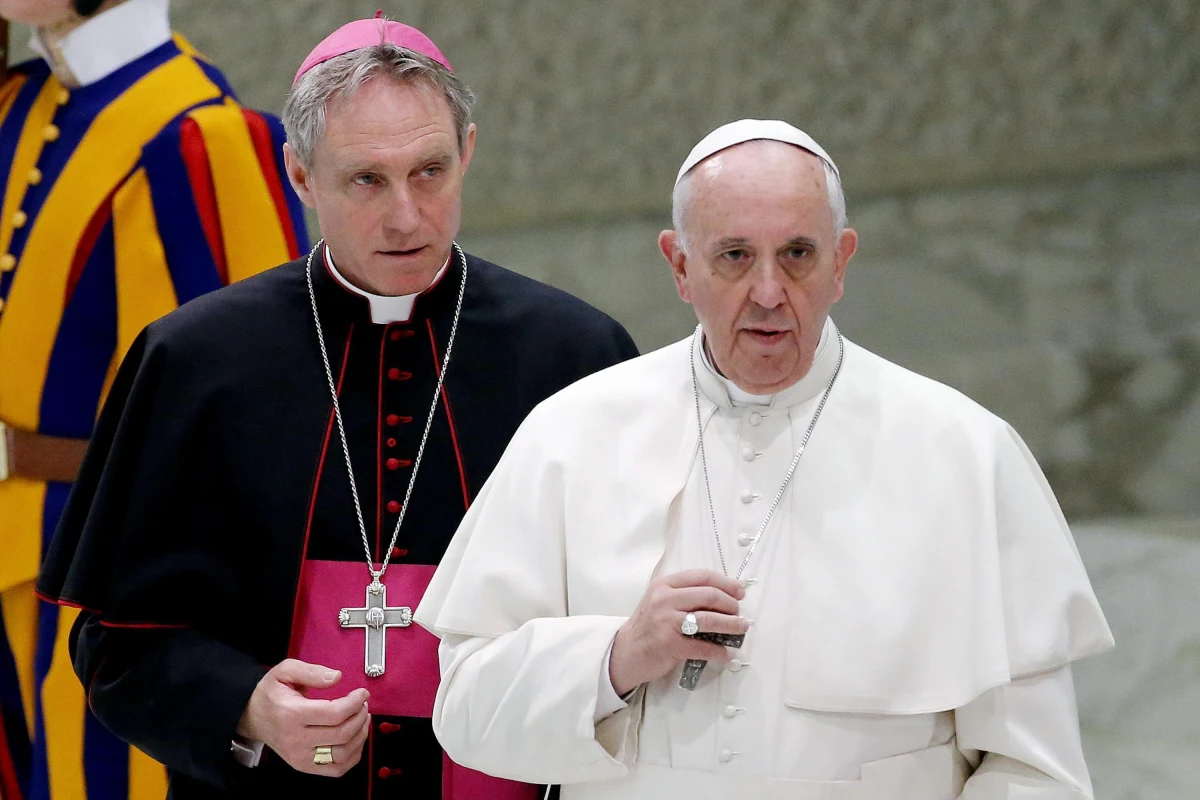 Papież Franciszek przeprosił za skandal pedofilii w Kościele. Zapewnił, że sprawcy tych czynów zostaną ukarani. 