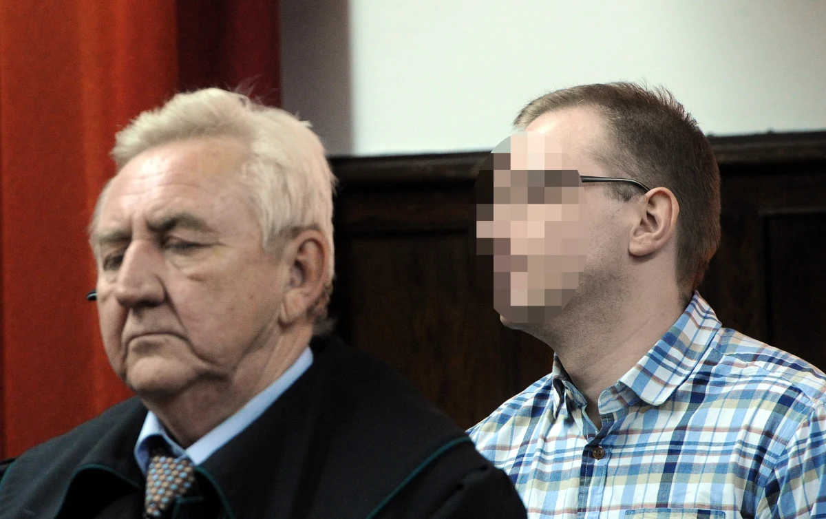 18-letnia Aleksandra to jedna z czterech ofiar zamordowanych przez Mariusza B. Sąd nie miał wątpliwości, że to właśnie on z zazdrości i dla pieniędzy zabił córkę swojej kochanki, jej męża, jej partnera z kursu tańca oraz swojego znajomego księdza. Żadnego z ciał do dziś nie znaleziono. Mimo to Mariusz B. został skazany na dożywotnie
więzienie.