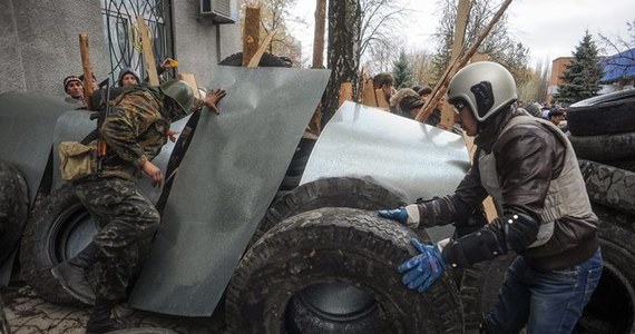 Prorosyjscy separatyści zajęli miejski komisariat milicji w mieście Krasnyj Łyman na północy obwodu donieckiego na wschodniej Ukrainie i wdarli się do obwodowej komendantury milicji w samym Doniecku - podał portal "Nowosti Donbassa".