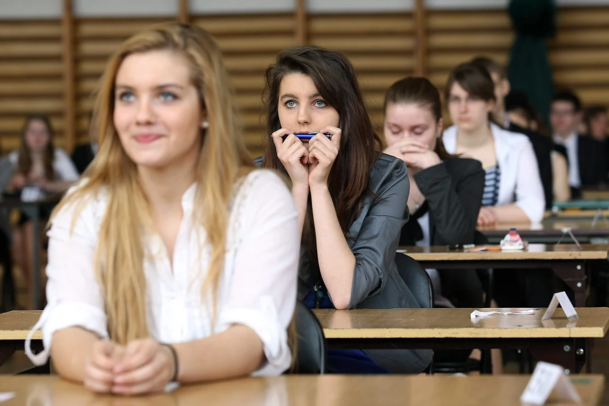 Jeszcze kilka dni na naukę, w Wielkanoc będzie czas na odpoczynek, a po świętach uczniowie klas III szkół gimnazjalnych przystąpią do egzaminu. Muszą go pisać wszyscy uczniowie, bo to jest warunkiem ukończenia szkoły. Testy są przeprowadzane w czasie trzech kolejnych dni.