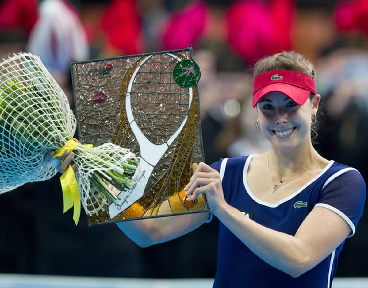 Rozstawiona z numerem czwartym Alize Cornet wygrała turniej tenisowy WTA na twardych kortach w Katowicach (pula nagród 250 tys. dol.). Francuzka, w trwającym ponad trzy godziny finale, pokonała Włoszkę Camilę Giorgi 7:6 (7-3), 5:7, 7:5.