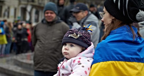 "MSW Ukrainy zamierza utworzyć lokalne oddziały specjalne złożone z cywilów, którzy gotowi są bronić kraju przed zagrożeniami" - oświadczył w niedzielę wieczorem szef resortu Arsen Awakow. Poinformował, że wydał już rozkaz o powołaniu takiego oddziału w obwodzie ługańskim.