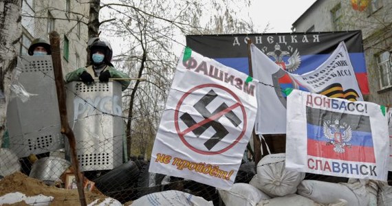 Ołeksandr Turczynow, pełniący obowiązki prezydenta, ogłosił, że Służba Bezpieczeństwa Ukrainy (SBU) rozpoczyna szeroką akcję antyterrorystyczną, w której zostaną użyte także siły zbrojne. Moskwa nazwała to "przestępczym rozkazem".