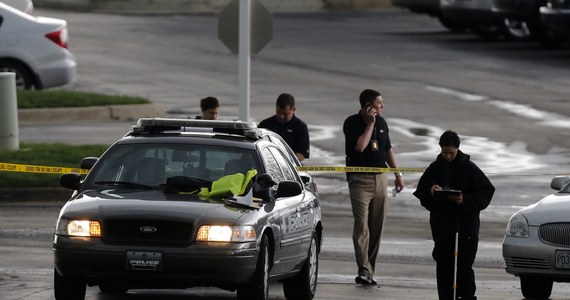 3 osoby, w tym 14-letni chłopiec, zginęły na przedmieściu Kansas City - Overland Park zastrzelone przez 70-letniego mężczyznę. Został on już zatrzymany przez policję. 