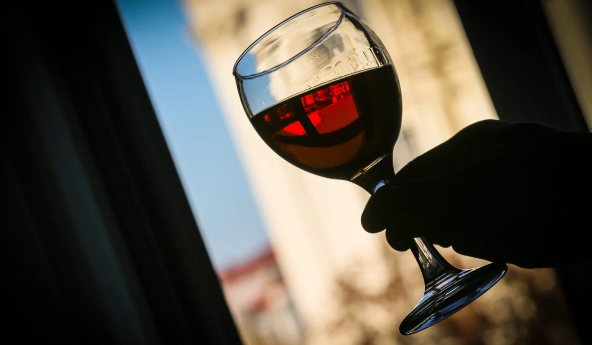 Jubilerzy z włoskiej Vicenzy na północy stworzyli najdroższy na świecie korek do butelki z winem. Wartość ich kunsztownego dzieła to 40 tysięcy euro. 