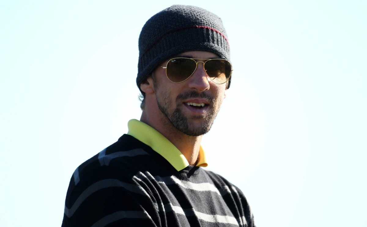 Michael Phelps - 18-krotny mistrz olimpijski i 26-krotny mistrz świata w pływaniu - zdecydował się przerwać sportową emeryturę. Na razie wraca do treningów, a jego pierwszym startem mają być zawody w Mesa w Arizonie, rozgrywane w dniach 24-26 kwietnia.