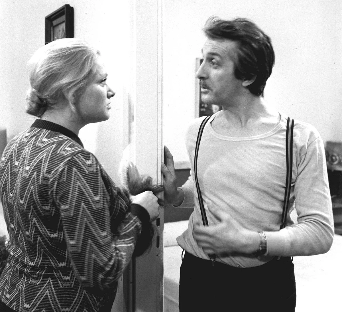 Andrzej Kopiczyński, aktor filmowy i teatralny, najbardziej znany z roli inżyniera Stefana Karwowskiego w serialu "Czterdziestolatek" skończy 80 lat. Wystąpił m.in. w serialu "Kolumbowie" i filmach "Znachor" i "Kopernik". 

