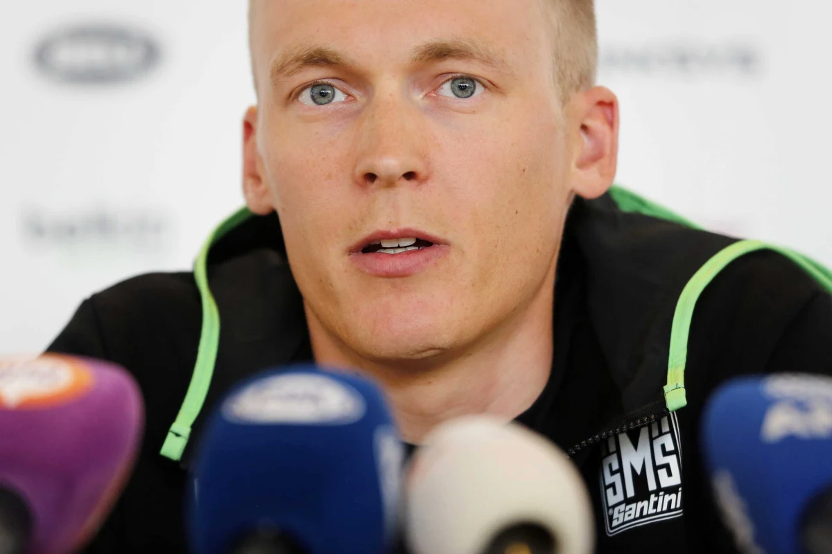 Holenderski kolarz Robert Gesink z ekipy Belkin na dłuższy czas przerwał karierę. W najbliższych tygodniach czeka go operacja serca. W niedzielę miał wystartować w pierwszym z klasyków ardeńskich - Amstel Gold Race, a w lipcu w Tour de France.