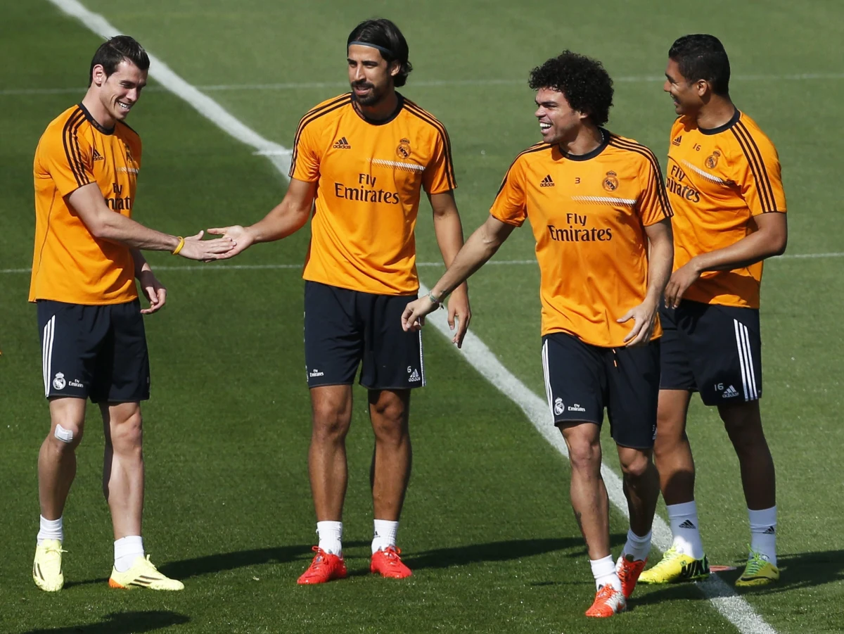 Ponad 700 dziennikarzy reprezentujących 200 redakcji z pięciu kontynentów akredytowało się na dzisiejszy mecz finałowy Pucharu Hiszpanii. Na stadionie Mestalla w Walencji zagrają o to trofeum piłkarze Realu Madryt i Barcelony. 