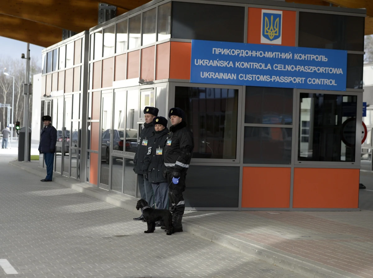 MSW przygotowuje się na ewentualne przyjęcie uchodźców z Ukrainy. Na razie Polska ma przygotowanych 11 tysięcy miejsc dla osób, które będą chciały opuścić kraj, gdyby konflikt przerodził się w wojnę.