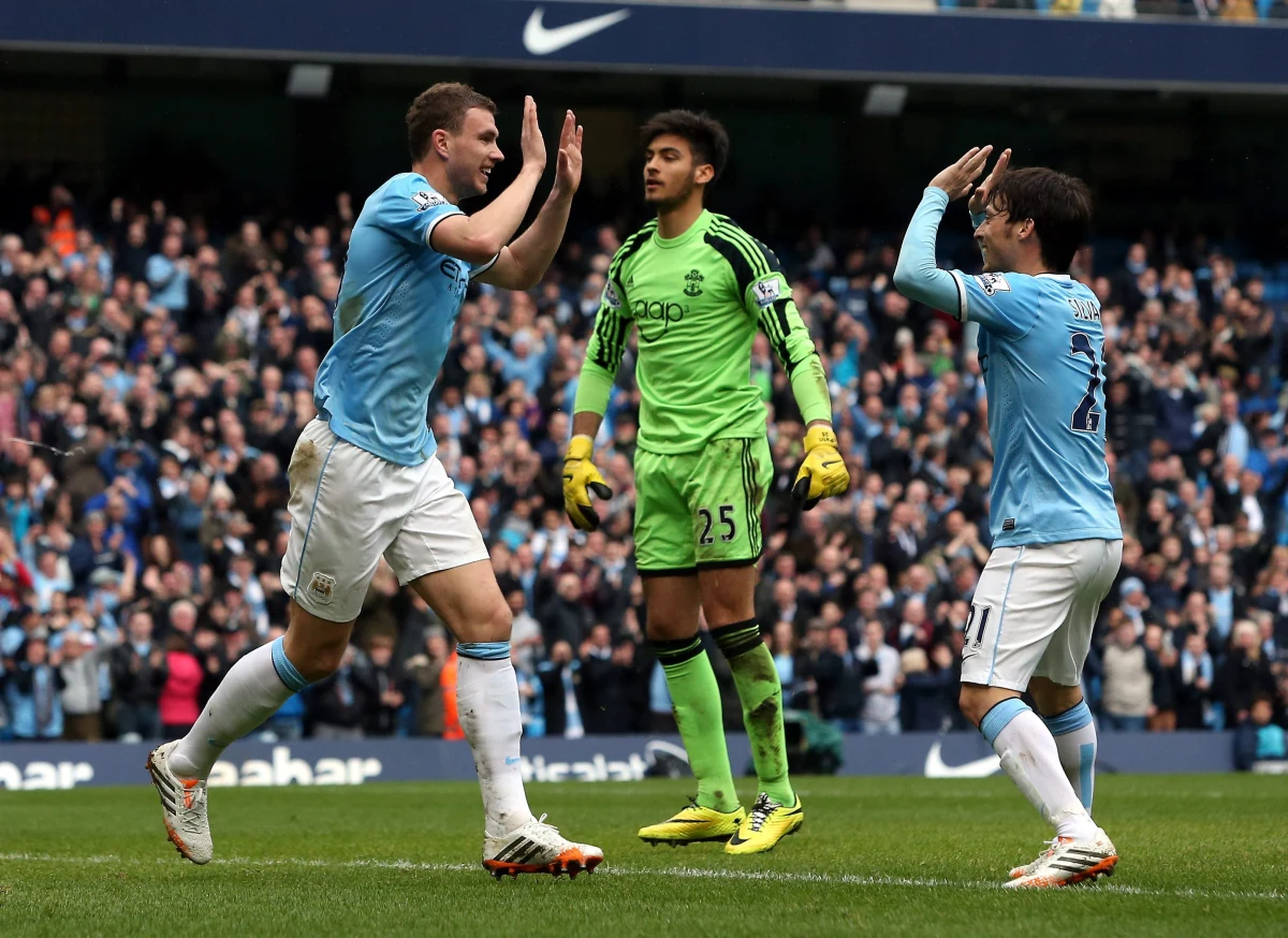 Piłkarski Manchester City to klub, który najwięcej płaci swoim zawodnikom - wynika z najnowszej analizy firmy Sportingintelligence. Średnio każdy gracz pierwszego zespołu z Etihad Stadium rocznie zarabia 5,3 mln funtów, czyli ok. 27 mln złotych.
