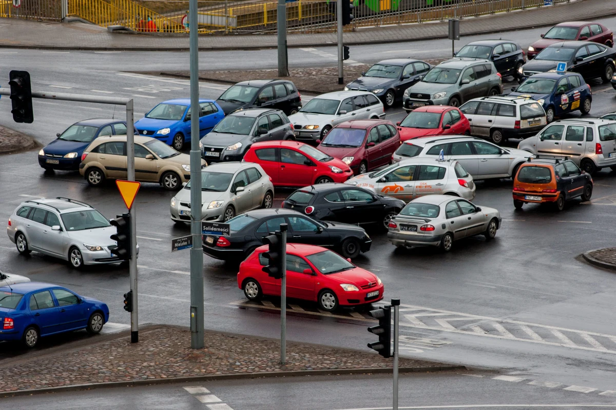 Wielka fuzja na polskim rynku ubezpieczeniowym. Gracz numer jeden - PZU przejmuje swoją najgroźniejszą konkurencję - czyli Link4. Jak informuje reporter RMF FM Krzysztof Berenda, umowa w tej sprawie została właśnie podpisana. To zwiastuje wielkie zmiany na rynku.