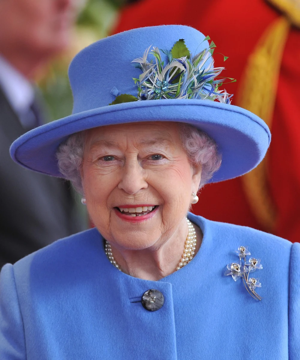 Brytyjska królowa Elżbieta II rozdawała dziś poddanym pieniądze. To jedyny dzień w roku, gdy monarchini bierze do ręki portmonetkę i monety. W tym roku odbyło się to w katedrze Blackburn, na północy Anglii.