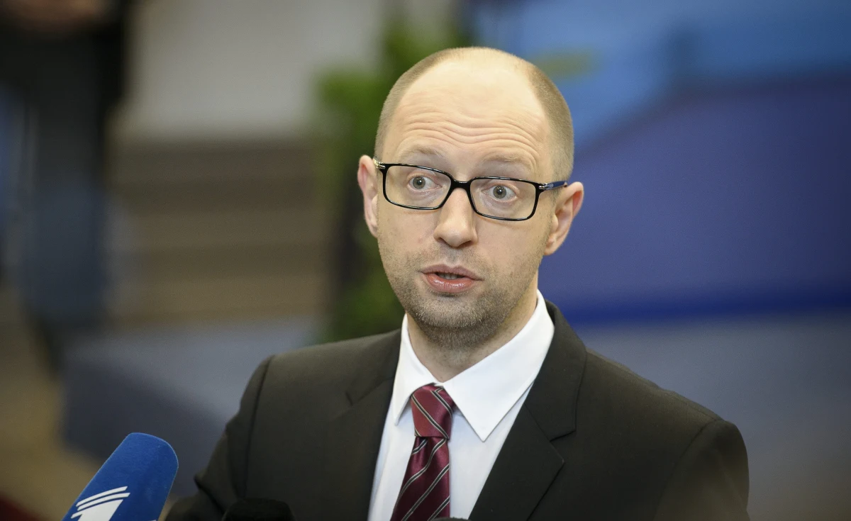 Zdaniem premiera Ukrainy Arsenija Jaceniuka rozmowy ministra spraw zagranicznych jego kraju oraz szefów dyplomacji UE, USA i Rosji w Genewie nie przyniosą przełomu w rozwiązaniu konfliktu ukraińsko-rosyjskiego. "Nie wiążę z tym spotkaniem zbyt wielkich nadziei, ponieważ nie wierzę stronie rosyjskiej. Rosja prowadzi dziś jedną grę, idąc na dalsze zaostrzenie sytuacji, przejmowanie obcych terytoriów oraz kolejne prowokacje" - powiedział dziennikarzom w Kijowie.