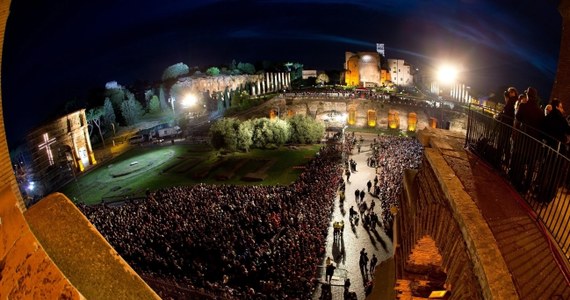 W rzymskim Koloseum papież Franciszek przewodniczył w Wielki Piątek Drodze Krzyżowej. Wokół antycznego amfiteatru zgromadziły się tysiące wiernych. 