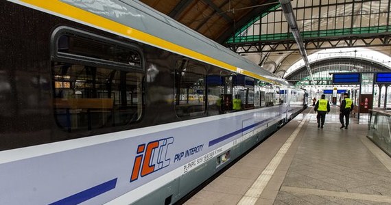 PKP Intercity traci pasażerów, ale liczy na zmianę trendu - donosi"Gazeta Wyborcza".