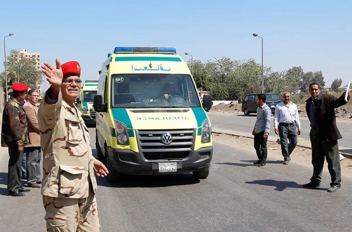 Bomba wybuchła w piątek wieczorem na skrzyżowaniu w Kairze i zabiła policjanta - poinformowały media w Egipcie. Jak dodały, jeszcze trzy osoby, w tym drugi funkcjonariusz policji, zostały ranne.
