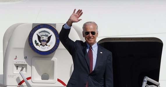 Joe Biden zapewnił deputowanych ukraińskiego parlamentu, w tym kandydatów na prezydenta, że Waszyngton jest gotów pomóc gospodarce Ukrainy. Wiceprezydent USA podkreślił jednocześnie, że Kijów musi "zwalczać raka endemicznej korupcji". Biden przyleciał na Ukrainę wczoraj. Jego wizyta potrwa dwa dni.