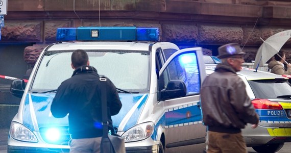 Niemałe zaskoczenie przeżyli bawarscy policjanci, którzy zatrzymali do kontroli przy granicy z Czechami mikrobus z rumuńskimi numerami rejestracyjnymi. Pojazdem przeznaczonym dla dziewięciu pasażerów podróżowało... 25 osób.
