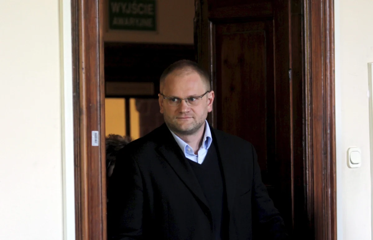 Józef Jędruch, założyciel Colloseum, pójdzie do więzienia. Sąd Apelacyjny w Katowicach odrzucił dziś jego wniosek o zwolnienie z odbycia reszty kary. Rok temu Jędruch usłyszał wyrok 6 lat więzienia za wyłudzenie ponad 400 milionów złotych.