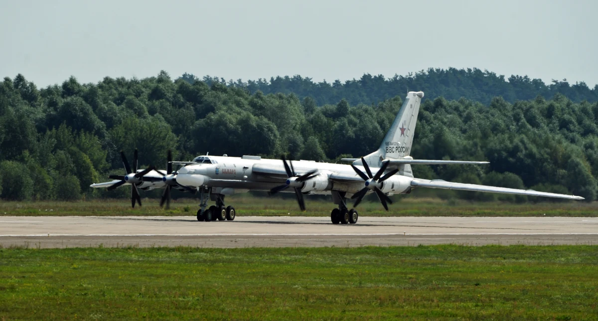 Holendrzy, Brytyjczycy i Duńczycy podrywali w środę po południu swe myśliwce, gdy para rosyjskich bombowców zbliżała się do ich przestrzeni powietrznej nad Morzem Północnym. 