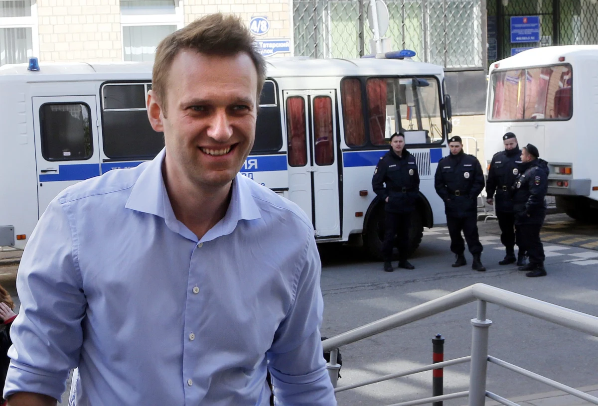 Sąd w Moskwie przedłużył o pół roku areszt domowy dla opozycjonisty Aleksieja Nawalnego. Decyzja zapadła na pierwszej rozprawie. Nawalny jest oskarżony o zagarnięcie 55 mln rubli (ok. 1,5 mln dolarów) na szkodę firmy Yves Rocher.